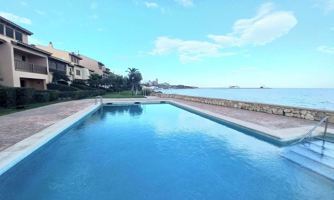 Alcanar Appartement | Disconnect with fabulous ocean views, ideal for families.