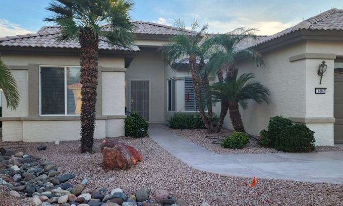 Palm Valley Maison | Belle maison dans résidence sécurisée Pebble Creek Golf Community - utilisation de voiturette incluse