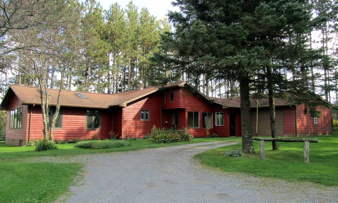 Terra Alta Cottage | Tarifs réduits / Pins Whispering / Milieu agricole / Bassin de capture et de rétention