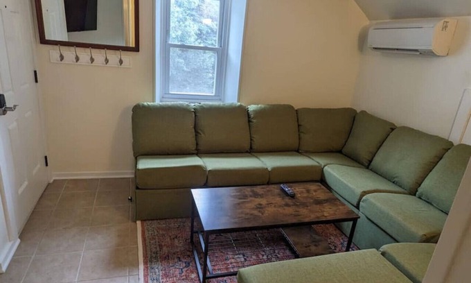 Perryville Appartement | Discounted Stays | 2BR | Dog-Friendly | King | A/C