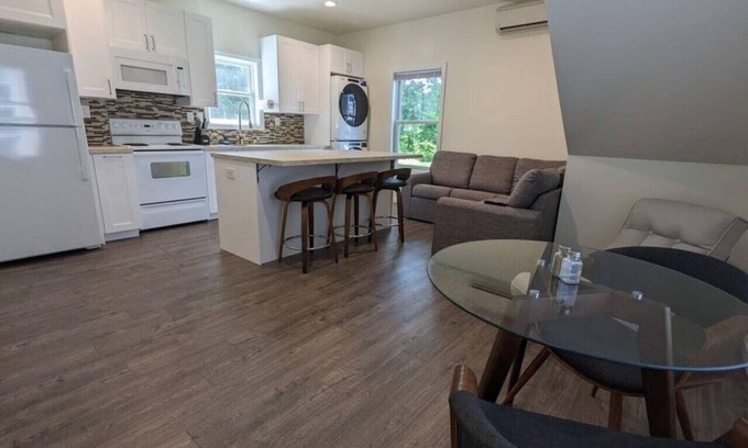 Perryville Appartement | Discounted Stays | 2BR | Dog-Friendly | King | A/C