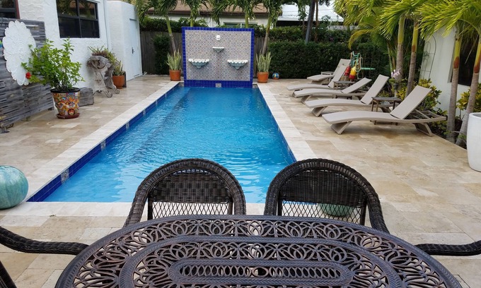 Delray Beach Copropriété | Magnifique 1BR avec piscine au sel, à pied de l'avenue / plages (IV +)