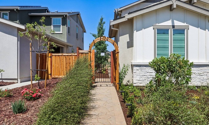 Nut Tree Maison | Discover a peaceful retreat tucked between Vacaville and Fairfield, California.