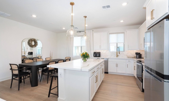 Desert View Copropriété | Discover Desert Luxury: Stunning 2-Bedroom, 2-Bath Condo, Pool, Dog Park & MORE