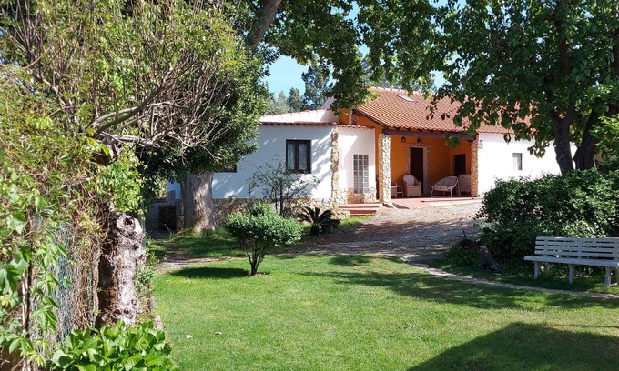 Almeirim Maison | Connaitre le centre du PORTUGAL séjournant dans une jolie ferme,80km de Lisbonne