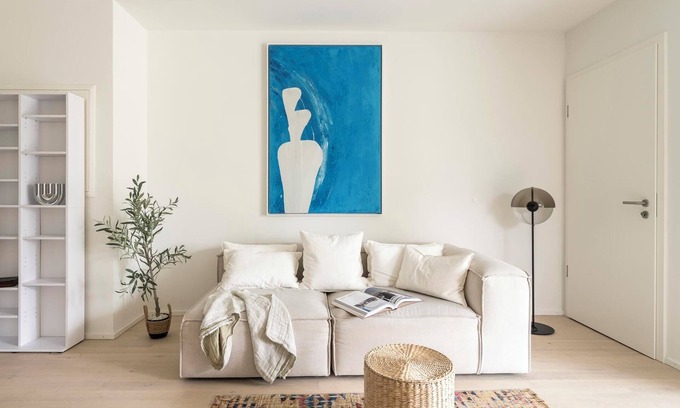 Obere Au Appartement | Discover the "Holiday" - Where City Living Meets cozy Tranquility!