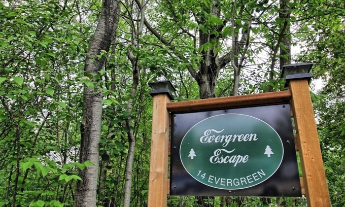 Beaconia Cabine | Discover Your Perfect Retreat at Evergreen Escape Cabin Rental!