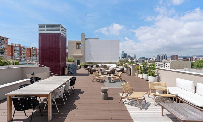 Diagonal Mar i el Front Maritim del Poblenou Appartement | Discover Your Urban Oasis: Modern 1-Bedroom Apartment in Barcelona's Vibrant Forum Area