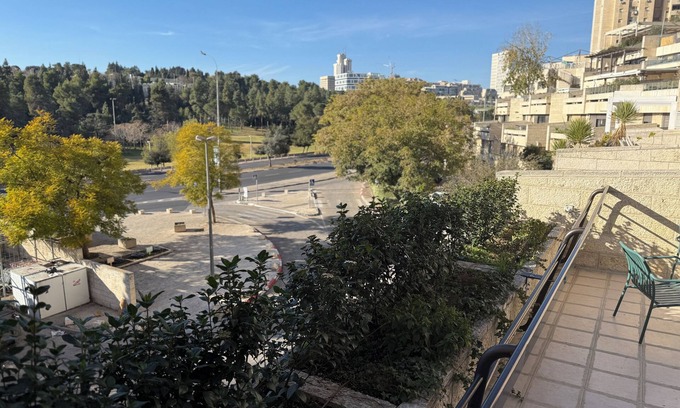 Rehavia Appartement | Diskin Villa with a View