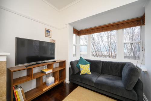 Saint Kilda South Appartement | Dispensary-Art Deco Apartment in St Kilda