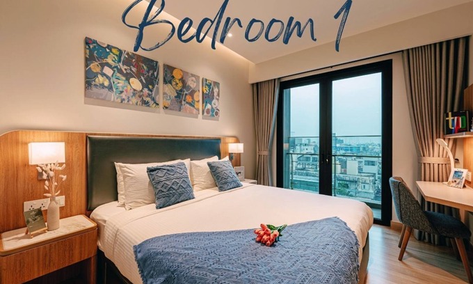 District 1 Appartement | Dist 1 Spacious 3-bedroom apartment with Pool and Gym in Saigon