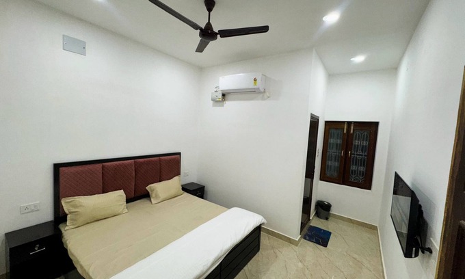 Varanasi Maison | Divine Kashi | Near Shree Kashi Vishwanath Temple
