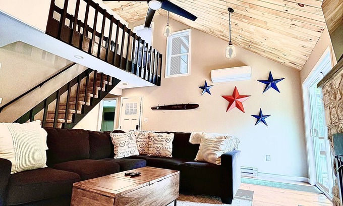 Lake Harmony Estates Maison | Divine on Lupine, the name says it all!
