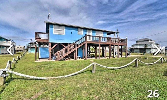 Crystal Beach Cabine | DKD'S Hideaway