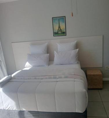 Mahikeng Appartement | Dne Blue Star