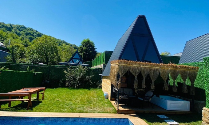 Sapanca Maison | Doğa Manzaralı Havuz (ısıtmalı) ve Jakuzi - Ocakbaşı Barbekü