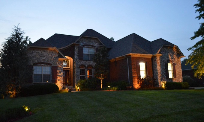 Speed Maison | Do Derby Right! Beautiful 5-bedroom house with pool, hot tub and gym.