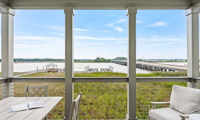 Georgetown Maison | Dock and Dwell at the Winyah Bay Club, Pool, Outdoor Lounge/Grill and Boat Slip included!