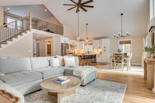 Lyman Maison | Dock and Game Room New Waterfront Home in Lyman!