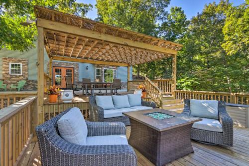 Sunrise Beach Maison | Dock and Jet Ski Slip Lakeside Sunrise Beach Home!