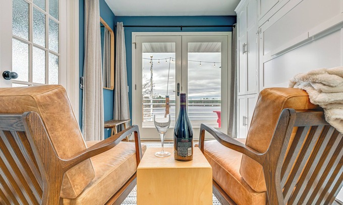 Lake Wissota Appartement | Dock, Deck & View: Lakefront Chippewa Falls Studio