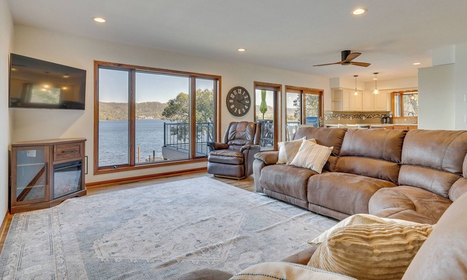 Wabasha Maison | Dock & Views: Waterfront Home in Wabasha!