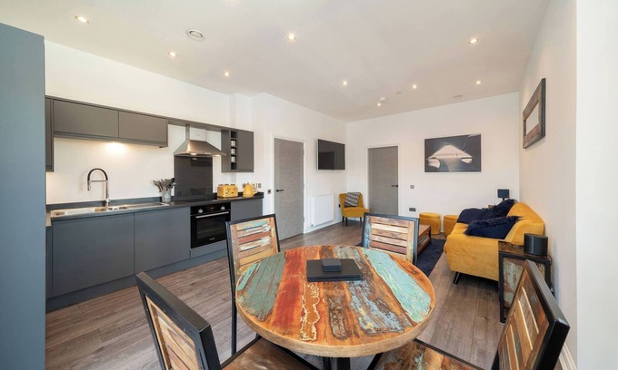 Dundee Appartement | Dockside: Quay Views, City Vibes