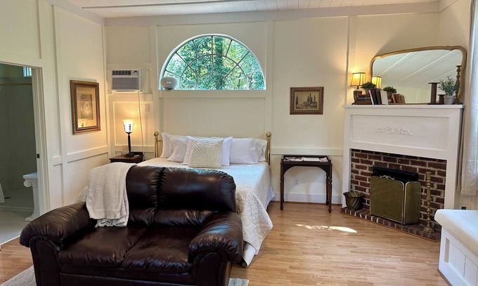 Nacogdoches Cabine | Doe Stowey - An English cottage escape at Stag Leap Cabins!