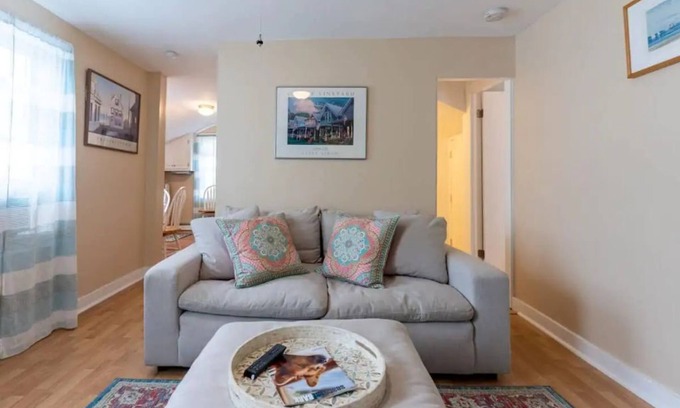 Newburyport Appartement | Dog Daze One- South End NBT