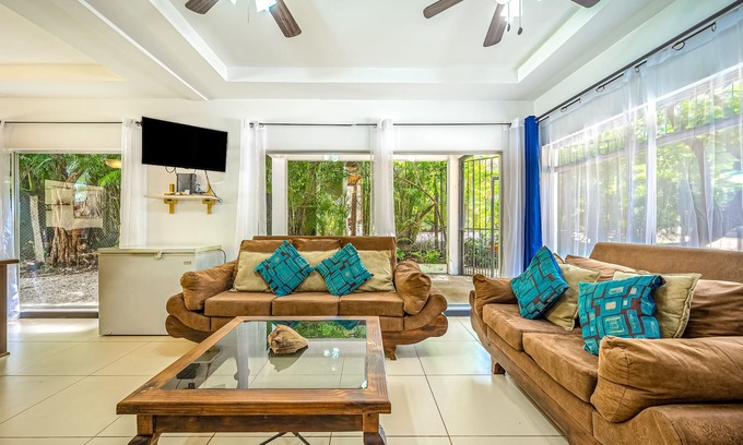 Puerto Carrillo Maison | NOUVELLE LISTE! Belle maison de plage accueillant les chiens avec piscine privée et salon de télévision!