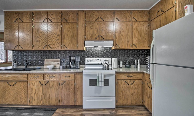 Crosby Cottage | Dog-friendly Crosby Home w/ Bike Storage!