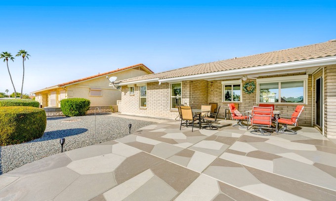 Sunland Village East Maison | Dog-friendly, golf course adjacent home with a pool, hot tub, & fitness center
