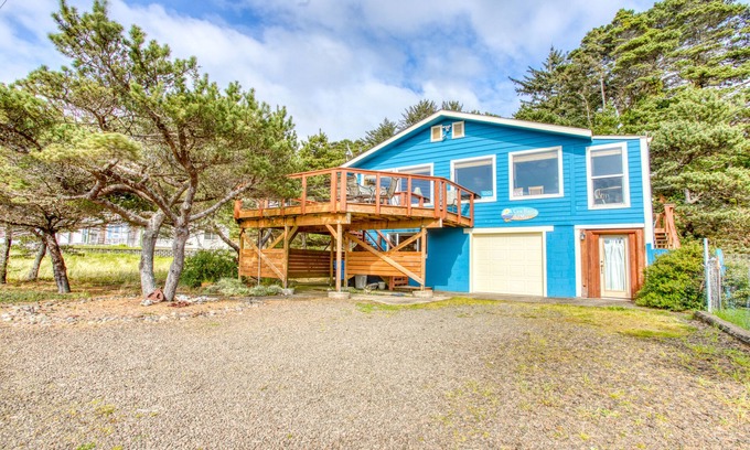 Bayshore Cabine | Dog-friendly maison avec vue sur l'océan, facile plage et accès à la baie et une piscine partagée!