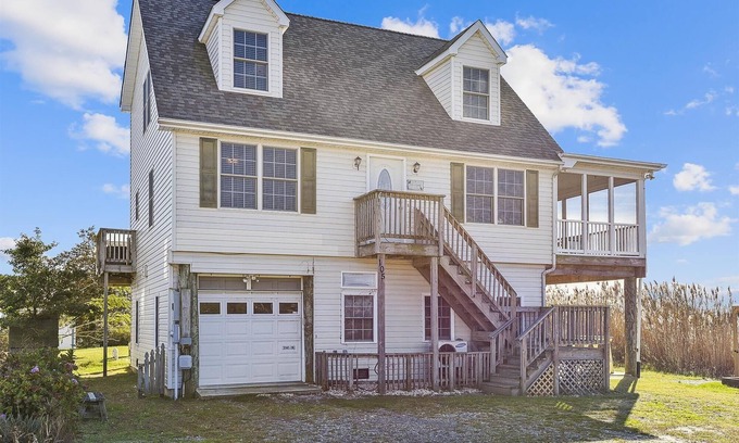 Broadkill Beach Maison | Dog Friendly in Broadkill Beach. Enjoy the Short Walk to the Bay!!