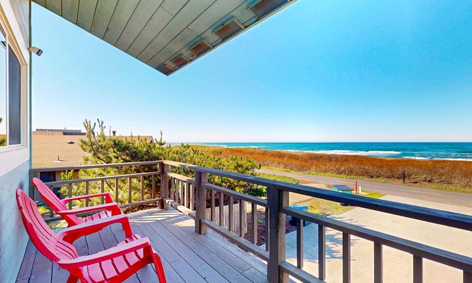 Fort Bragg Maison | Dog-friendly, studio en front de mer avec terrasses et kitchenette - à quelques pas de la plage!