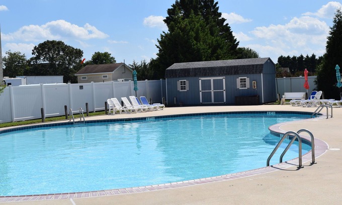Cedar Neck Maison | Dog Friendly Quaint Beach Home w/ Pool, Tennis, and a quick drive to Bethany Beach