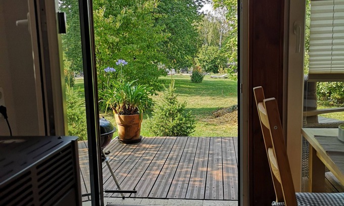 Weimar Maison | Dog-friendly tiny house on a large, fenced plot in the bee garden