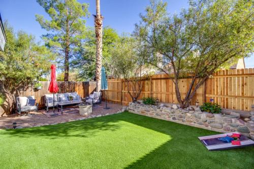 Casas Adobes Maison | Dog-Friendly Tucson Home with Patio and Hot Tub
