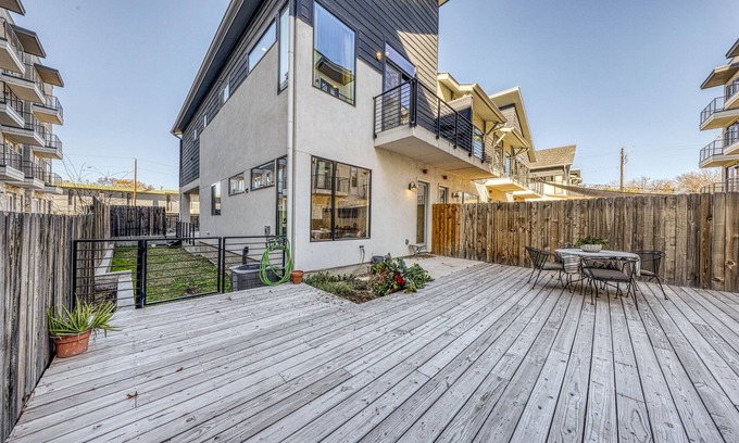 Highland Copropriété | Condo familial, près du centre-ville, cour fermée et chiens ok!