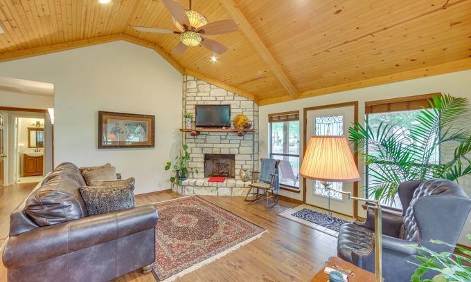 Wills Point Maison | Dog-Friendly Wills Point Home w/ Grill on 10 Acres