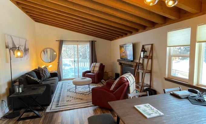 Sun Valley Copropriété | Dogs welcome! Clean, cozy Sun Valley condo in Elkhorn