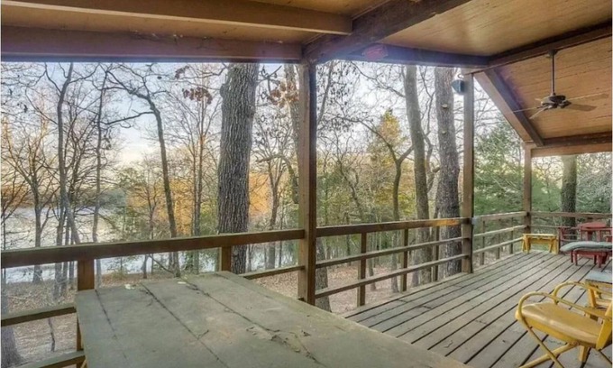 Edom Cabine | Dogwood (Retro) Lake Cabin - Arcridgeranchresort.com