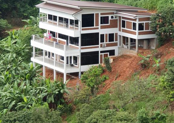 Mae Fa Luang Maison | DOI TUNG Anisa Homestay