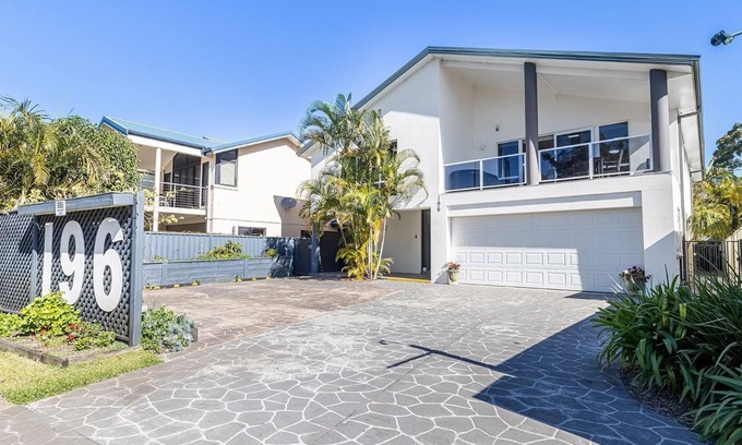 Salamander Bay Maison | Dolphin Lagoon, 196 Soldiers Pt Rd - Luxury Escape