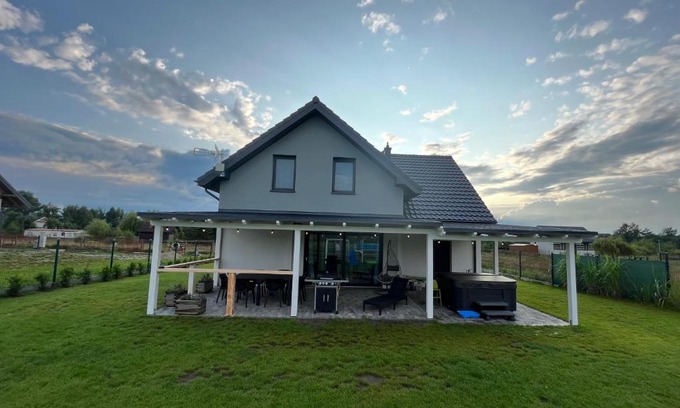 Mieroszyno Villa | Dom nad morzem z Jacuzzi 10 osób Morze Przygód