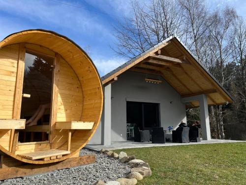 Stryszawa Cabine | Dom nad Stryszawką z BALIĄ i SAUNĄ - domek wypoczynkowy