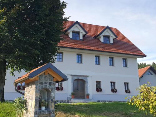 Predjama Maison | Domačija Blaževc