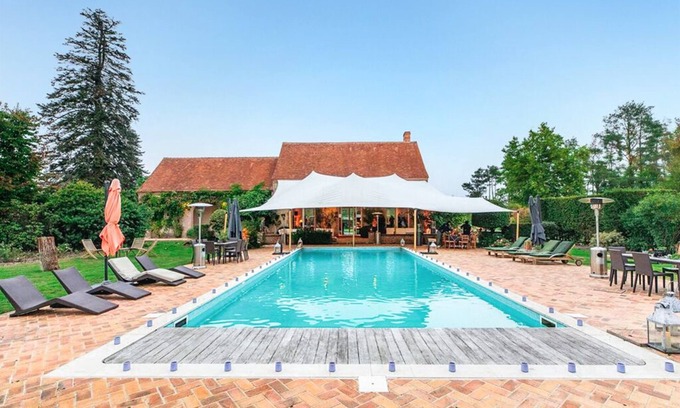 Villeherviers Maison | Domain in small town