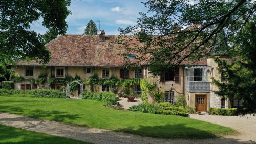 Marnoz Maison | Domaine de Bellevue Gîte du Mont Poupet