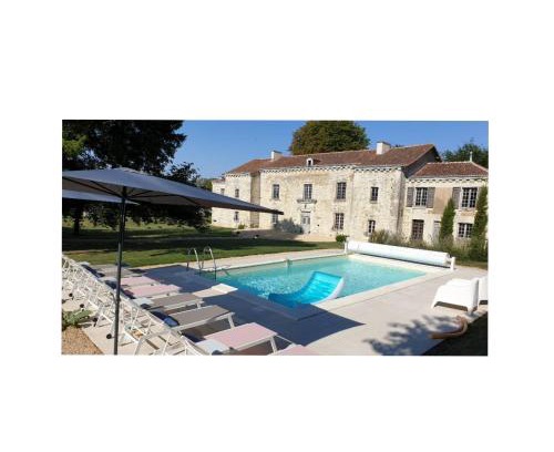 Monts-sur-Guesnes Lit Et Petit-Déjeuner | Domaine de Bourgville